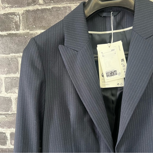 Cos women’s pinstripe blazer - size 4 - Picture 3 of 16